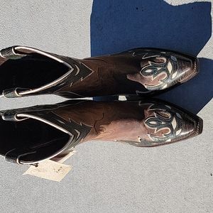 Womans Ariat ATS brown boots  size 7.5B